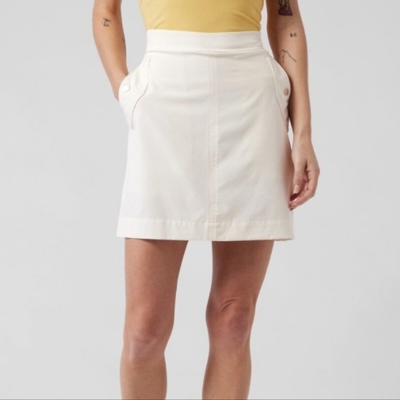 Athleta Vienna Cargo Skort In Magnolia White Buit In Shorts Run Training Active - Picture 4 of 13